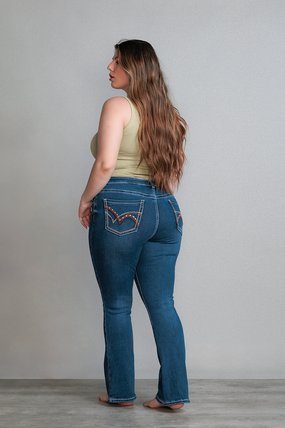 JEANS BOOTCUT AZUL CURVY - ESSENTIAL