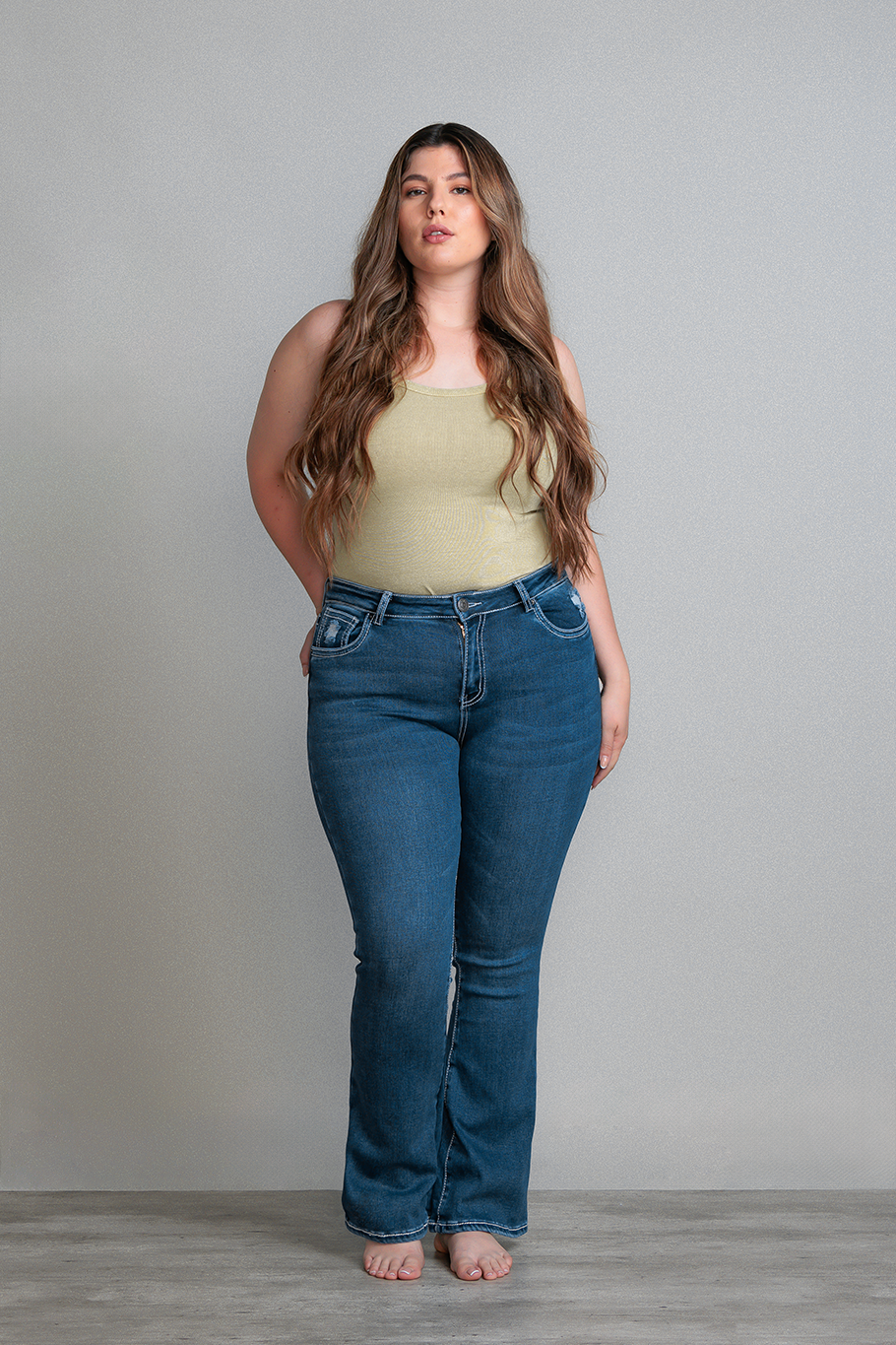 JEANS BOOTCUT AZUL CURVY - ESSENTIAL