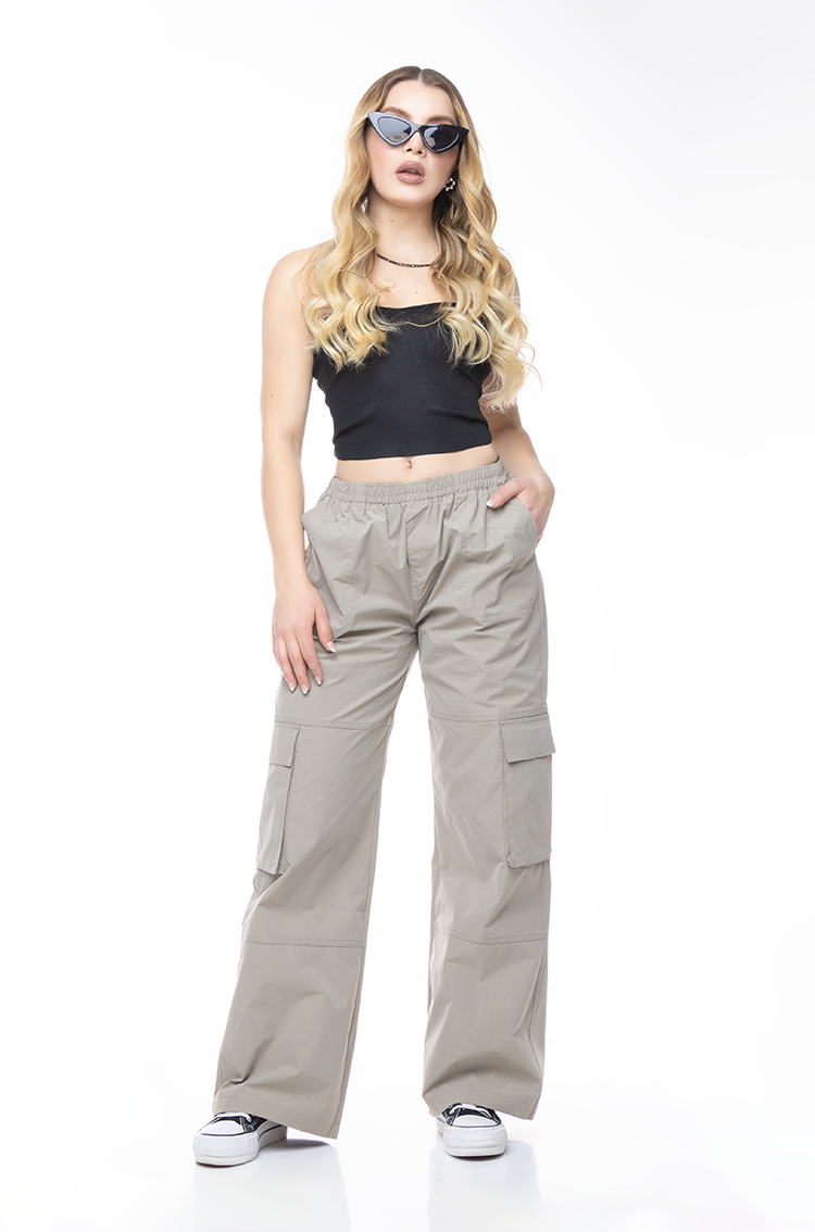 Pantalón Cargo Taupe de Mujer con Silueta Relajada