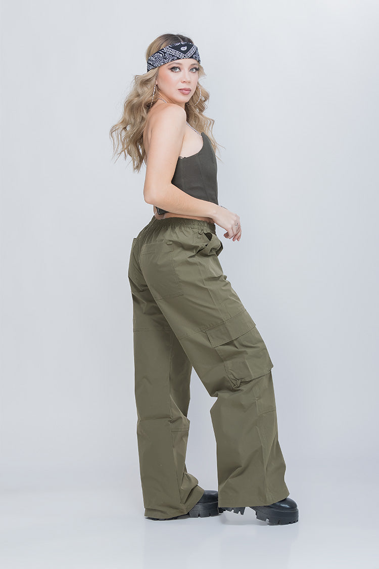 Pantalón Cargo Verde Olivo de Mujer Silueta Relajada