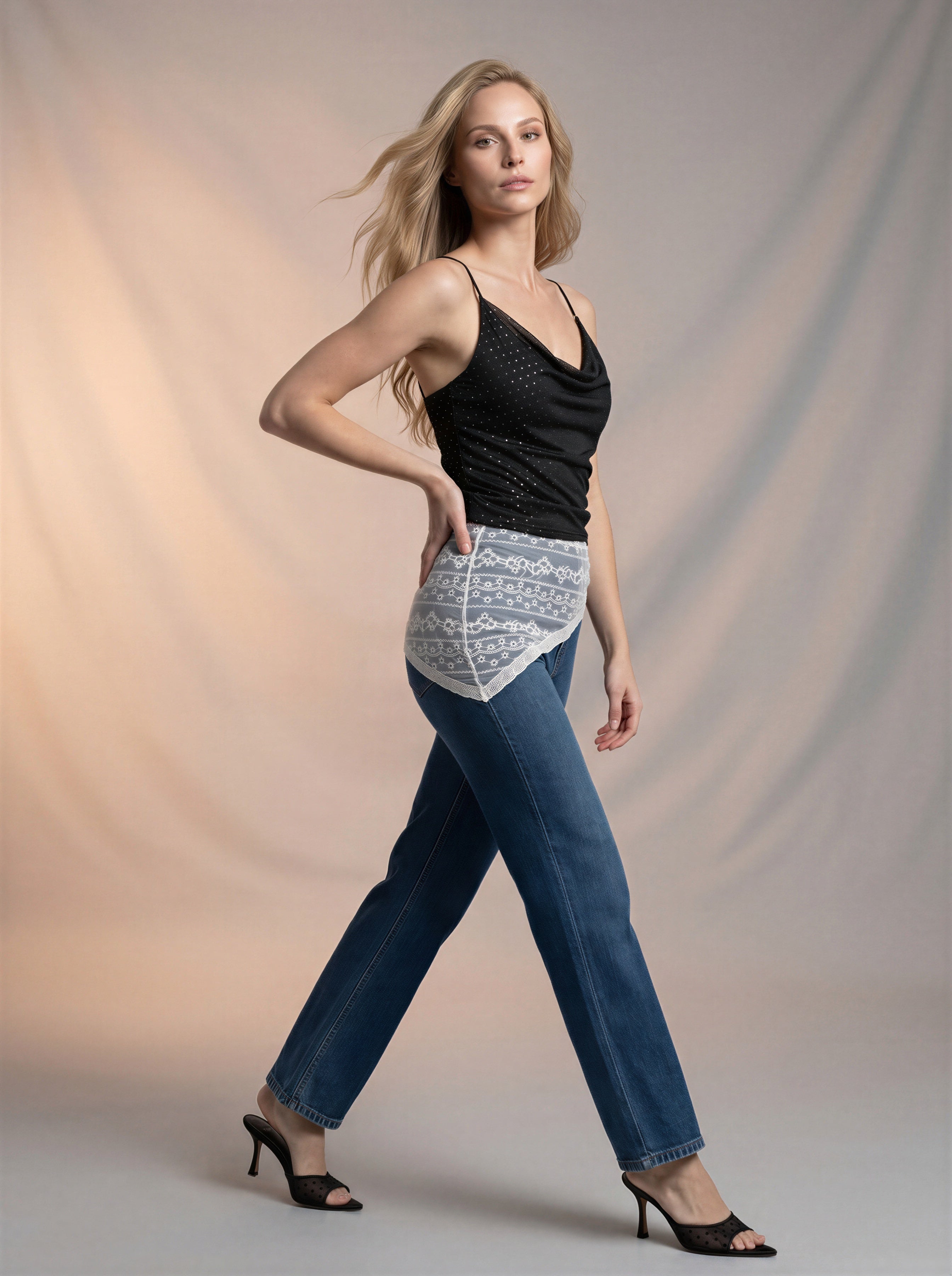 Jean Regular Fit Azul Medio con Pañoleta de Encaje Blanca