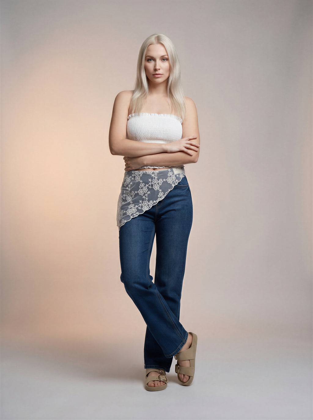 Jean Regular Fit Azul Fuerte con Pañoleta de Encaje Blanca
