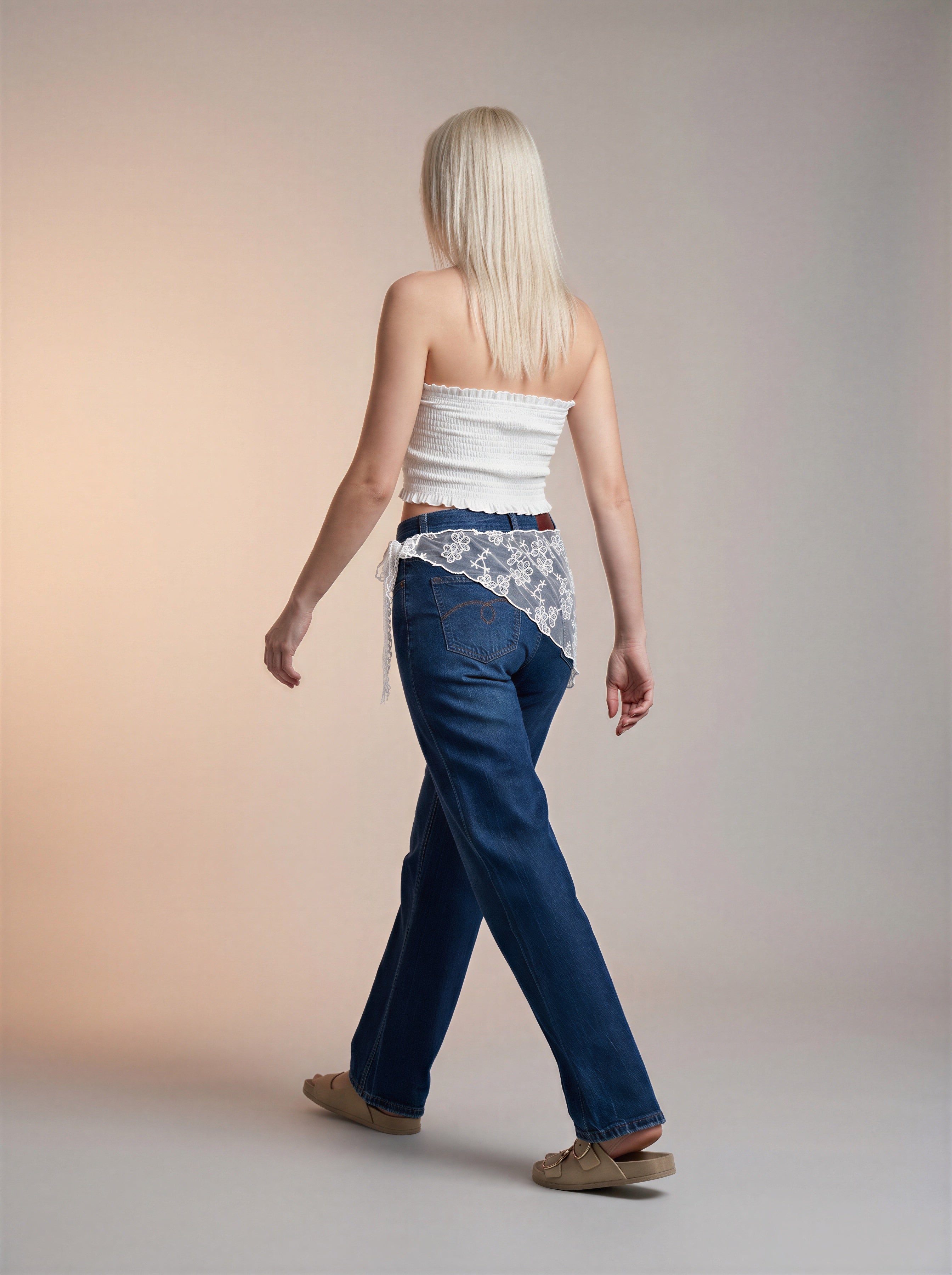 Jean Regular Fit Azul Fuerte con Pañoleta de Encaje Blanca