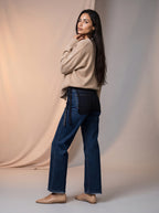 Jean Regular Fit Azul Marino con Rotos y Pañoleta de Encaje Negro