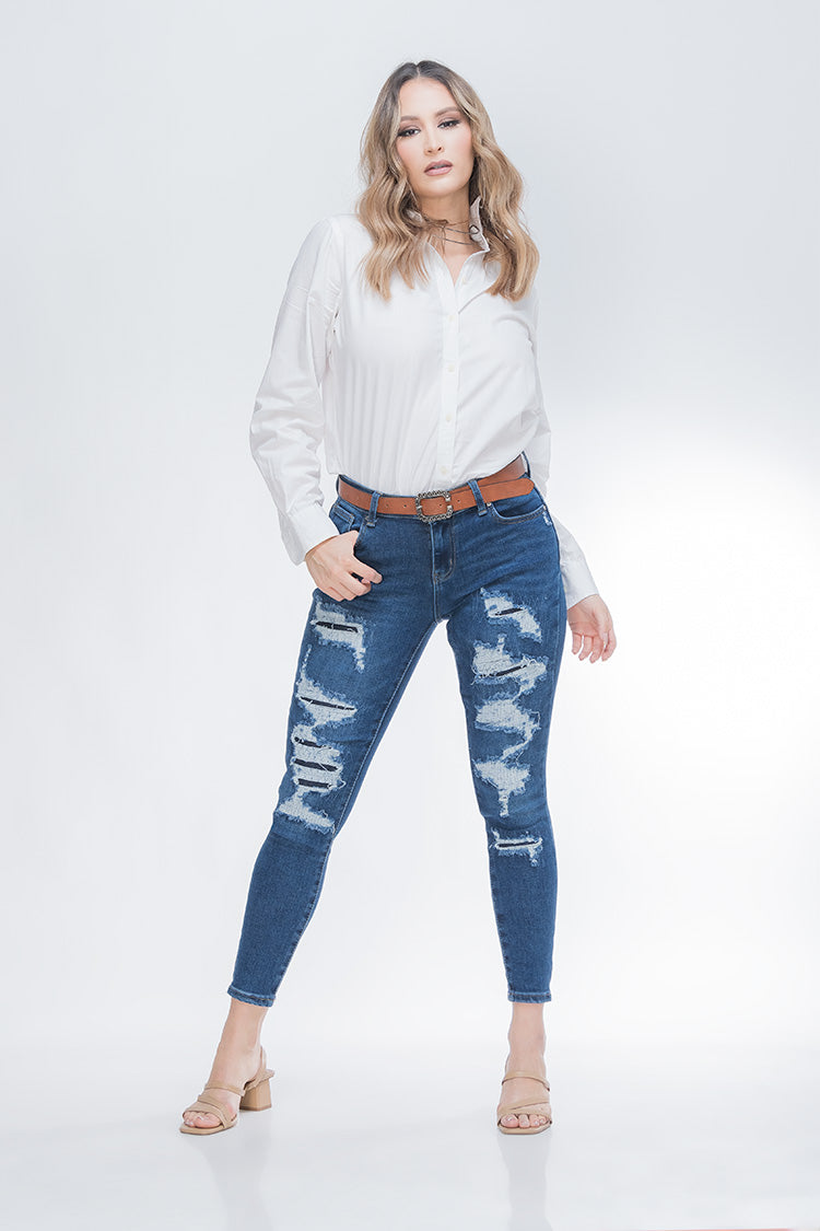 Jeans Skinny Fit Roto con Parches y Cinturon - Chic