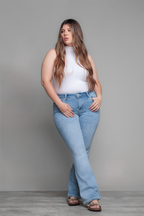 JEANS BOOTCUT CLARO CURVY - ESSENTIAL