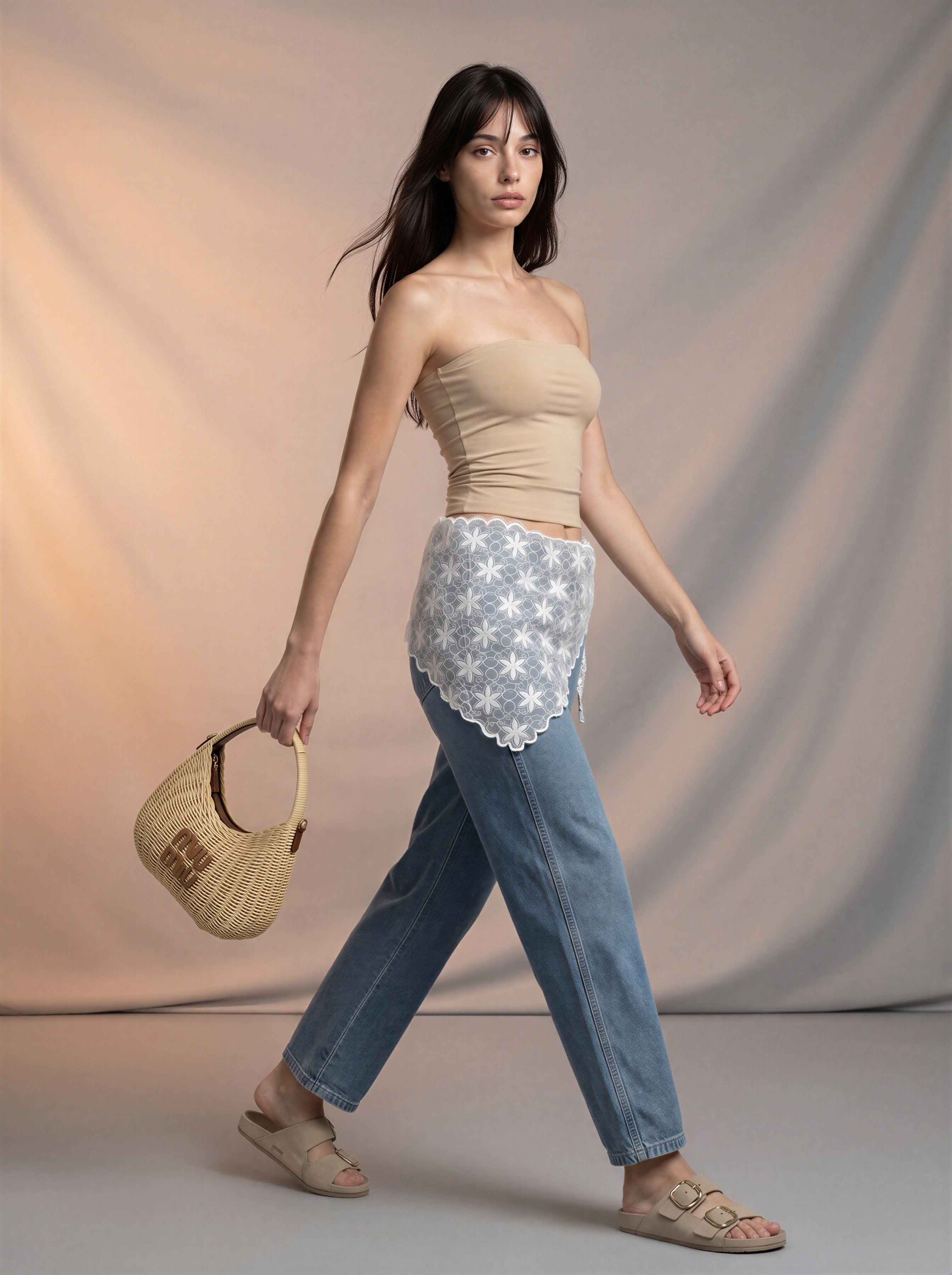 Jean Barrel Azul Claro con Pañoleta Blanca de Encaje