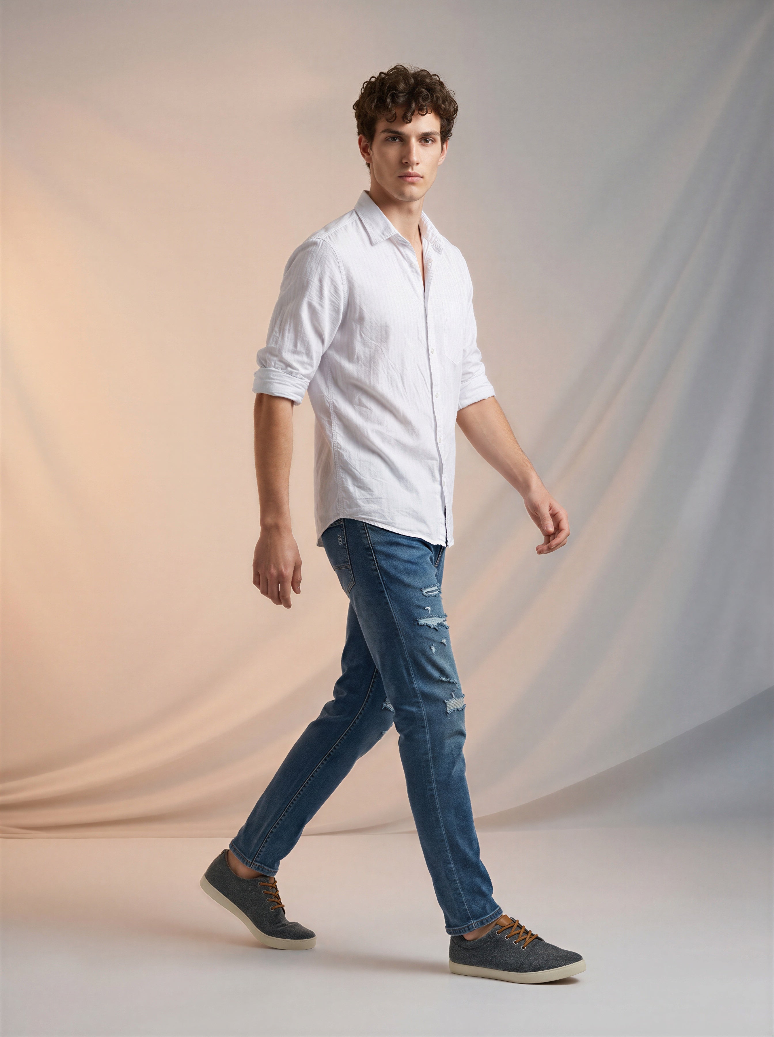 Jeans Slim para caballero con rotos azul marino