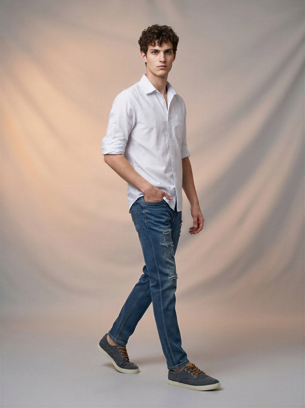 Jeans Slim para caballero con rotos azul marino