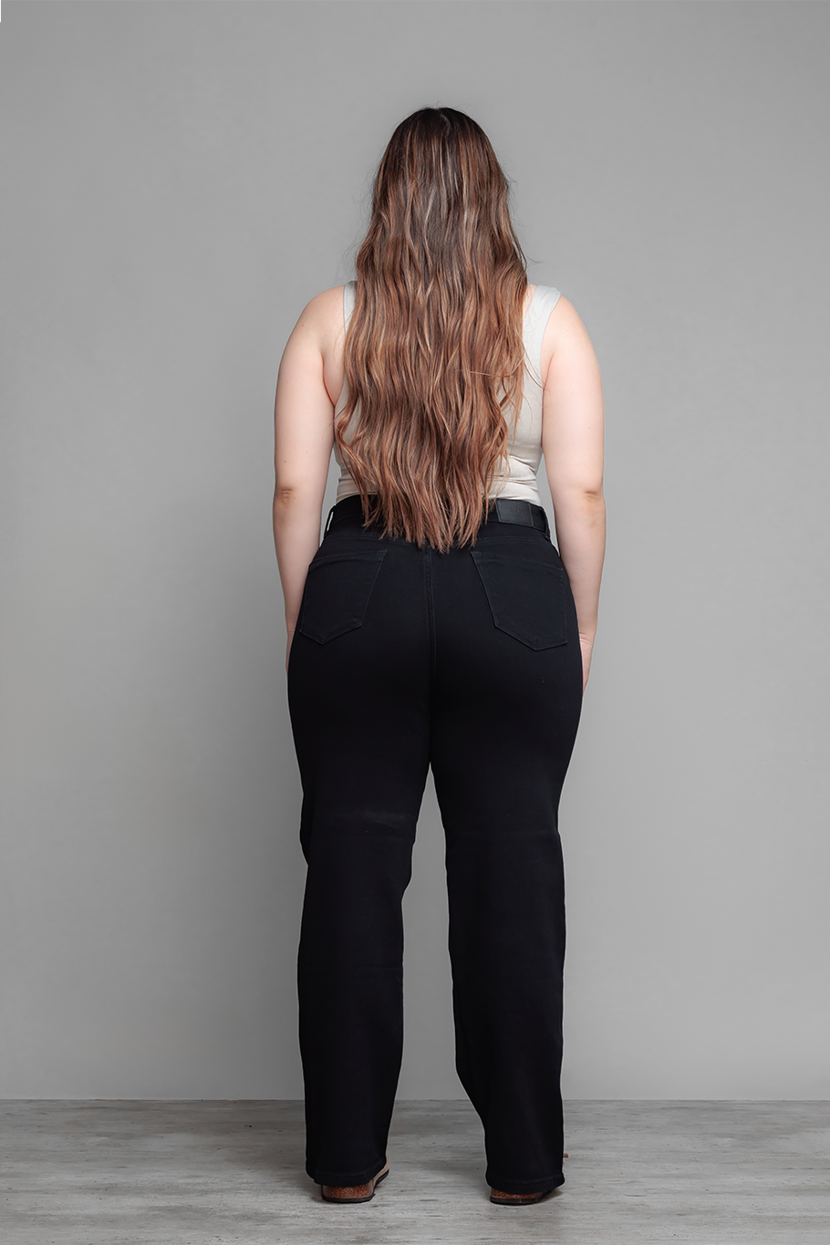 STRAIGHT FIT CURVY NEGRO - ESSENTIAL