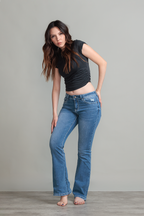 JEANS BOOTCUT DETALLE BORDADO - ESSENTIAL