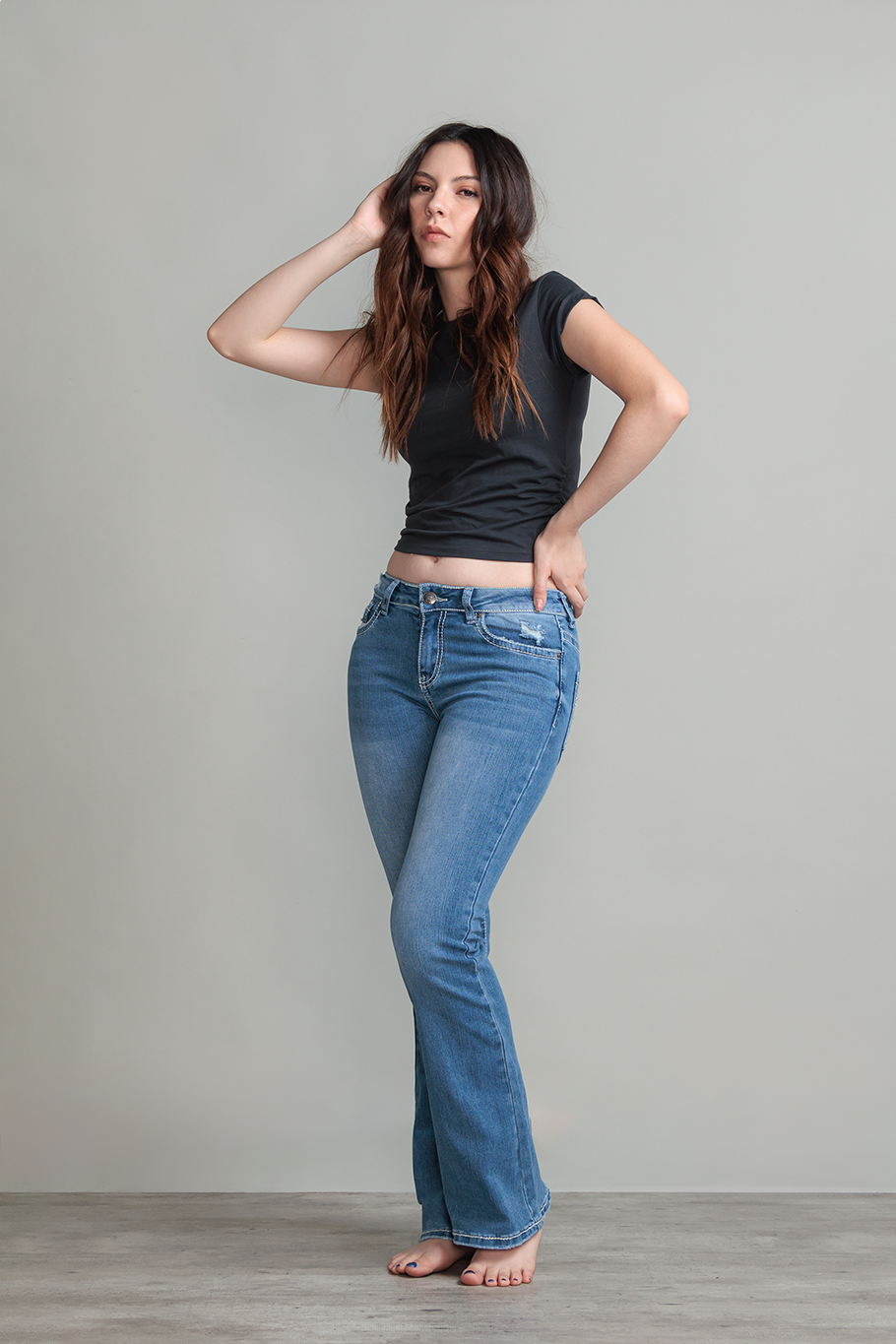 JEANS BOOTCUT DETALLE BORDADO - ESSENTIAL