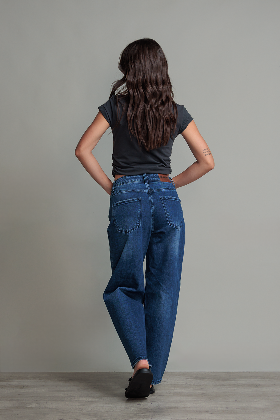 JEANS BARREL AZUL MARINO - BASSICS