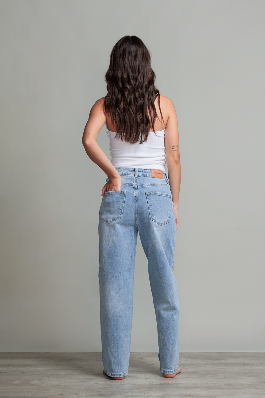 JEANS BARREL AZUL CLARO - BASICS