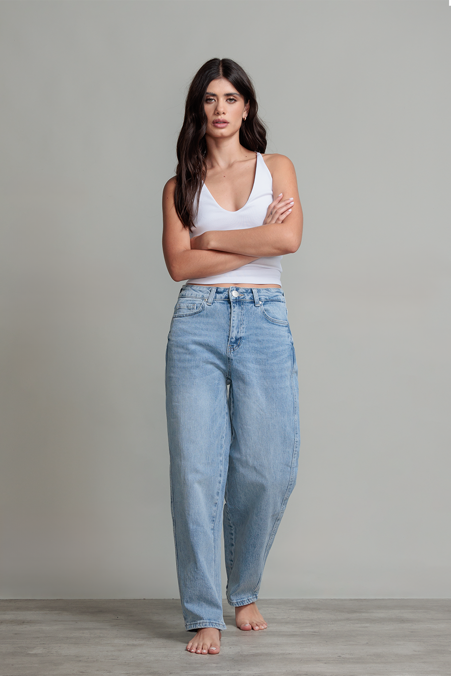 JEANS BARREL AZUL CLARO - BASICS