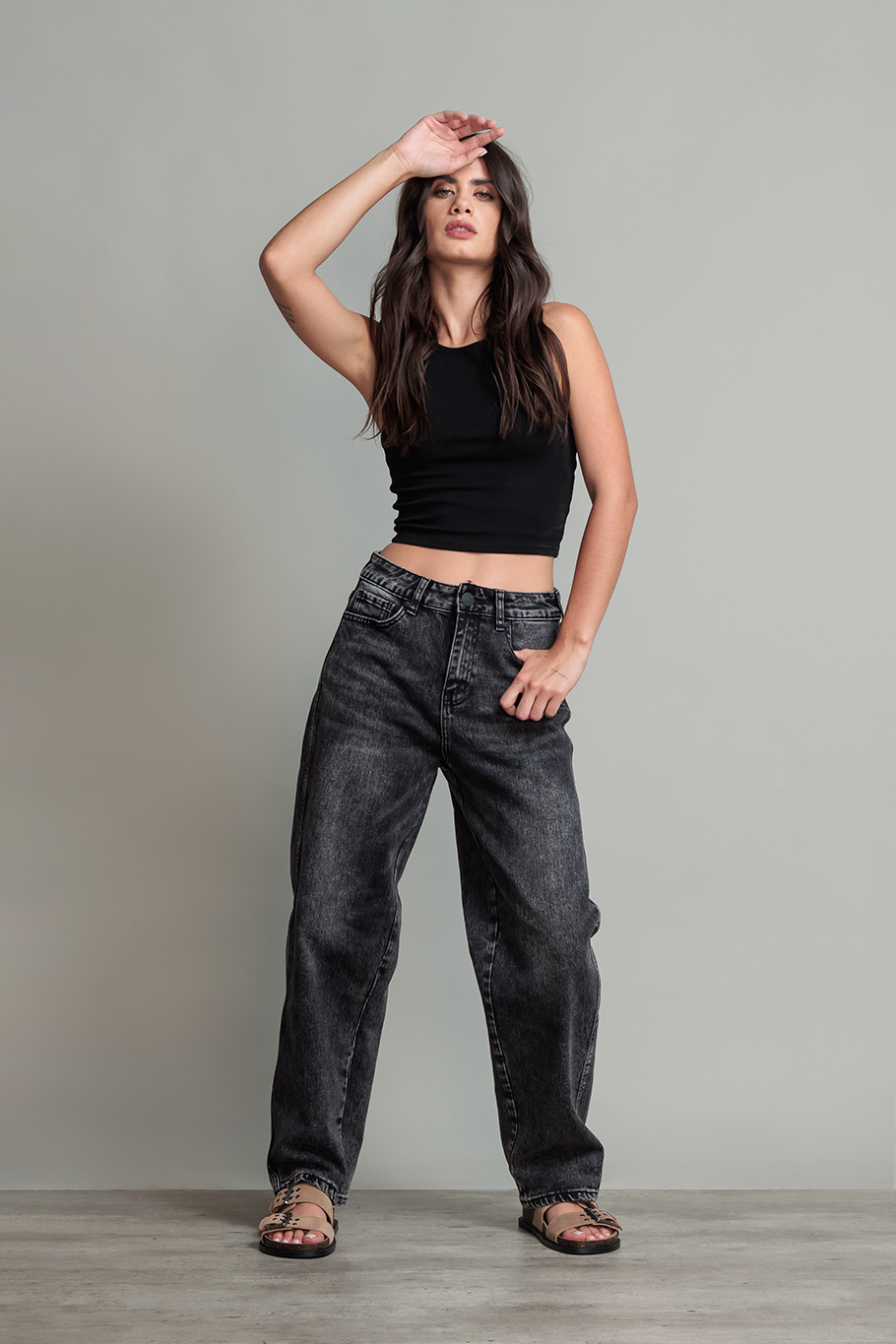 JEANS BARREL LAVADO GRIS - BASICS