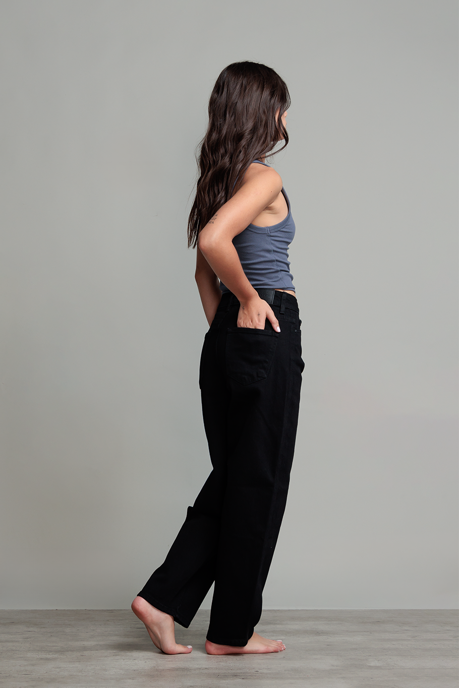 JEANS BARREL NEGRO - BASICS