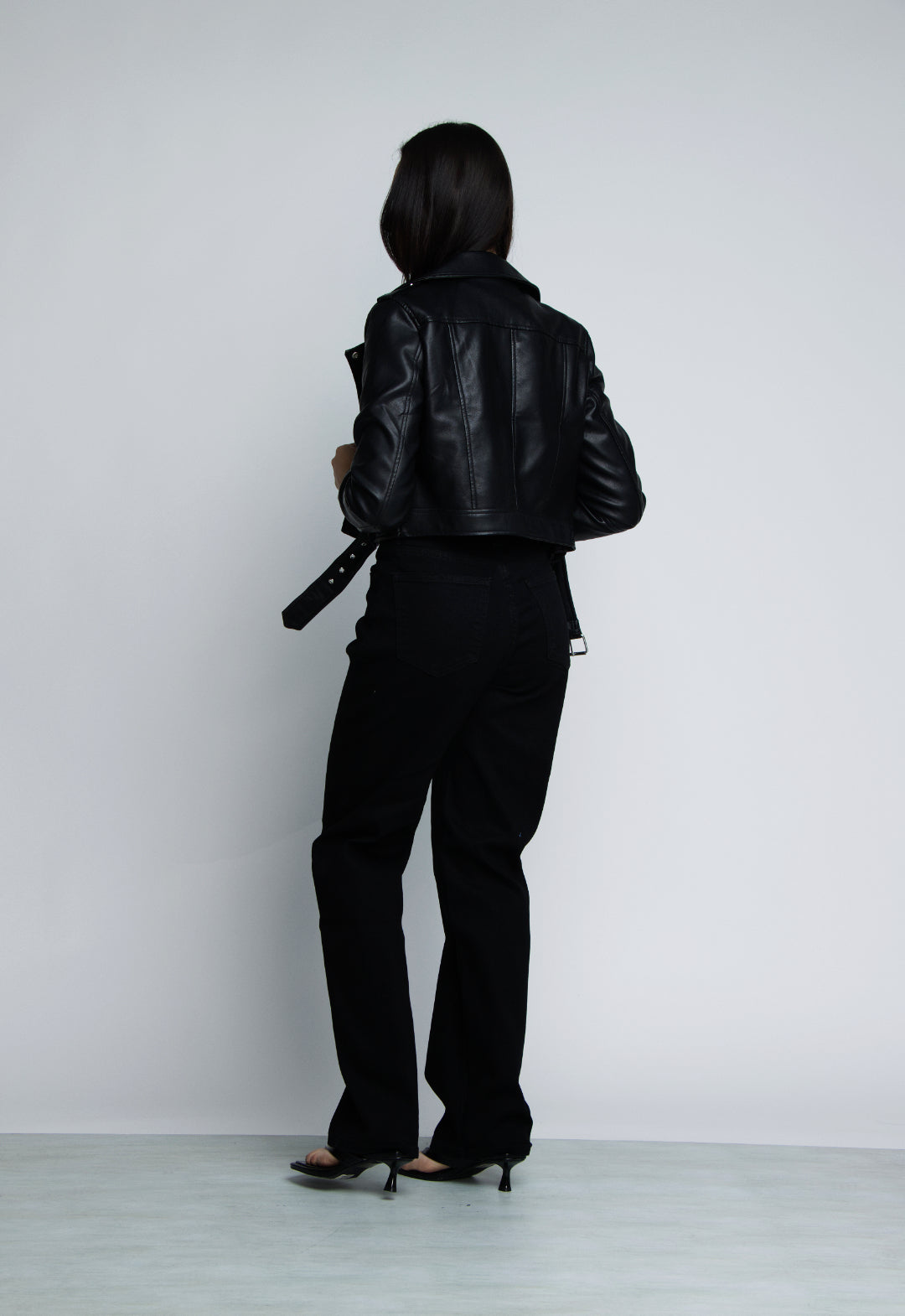 JEAN STRAIGHT LEG - NEGRO