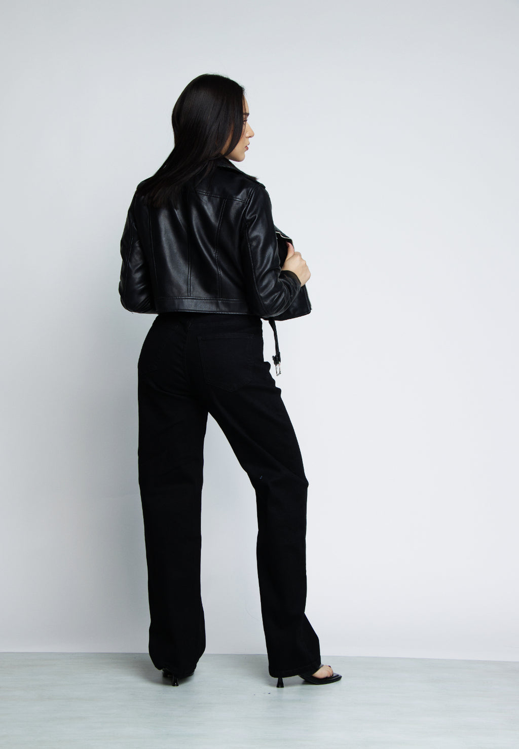 JEAN STRAIGHT LEG - NEGRO