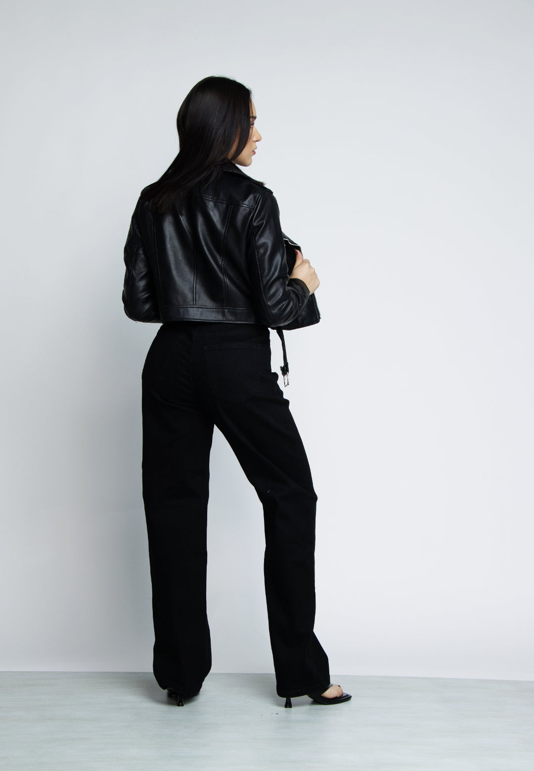 JEAN STRAIGHT LEG - NEGRO