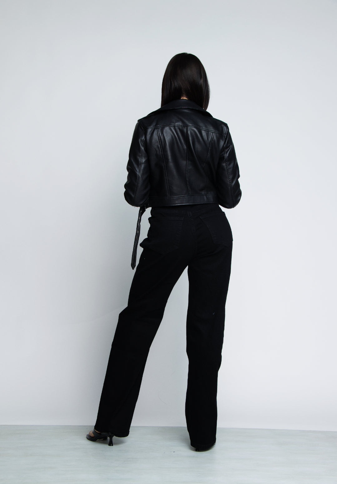 JEAN STRAIGHT LEG - NEGRO