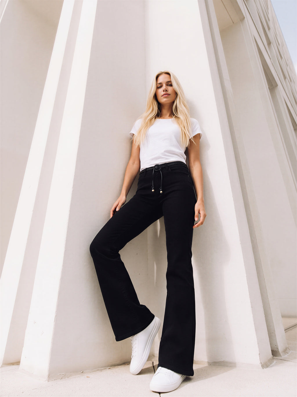 Jean Media Campana – Negro con Cinto de cuerda