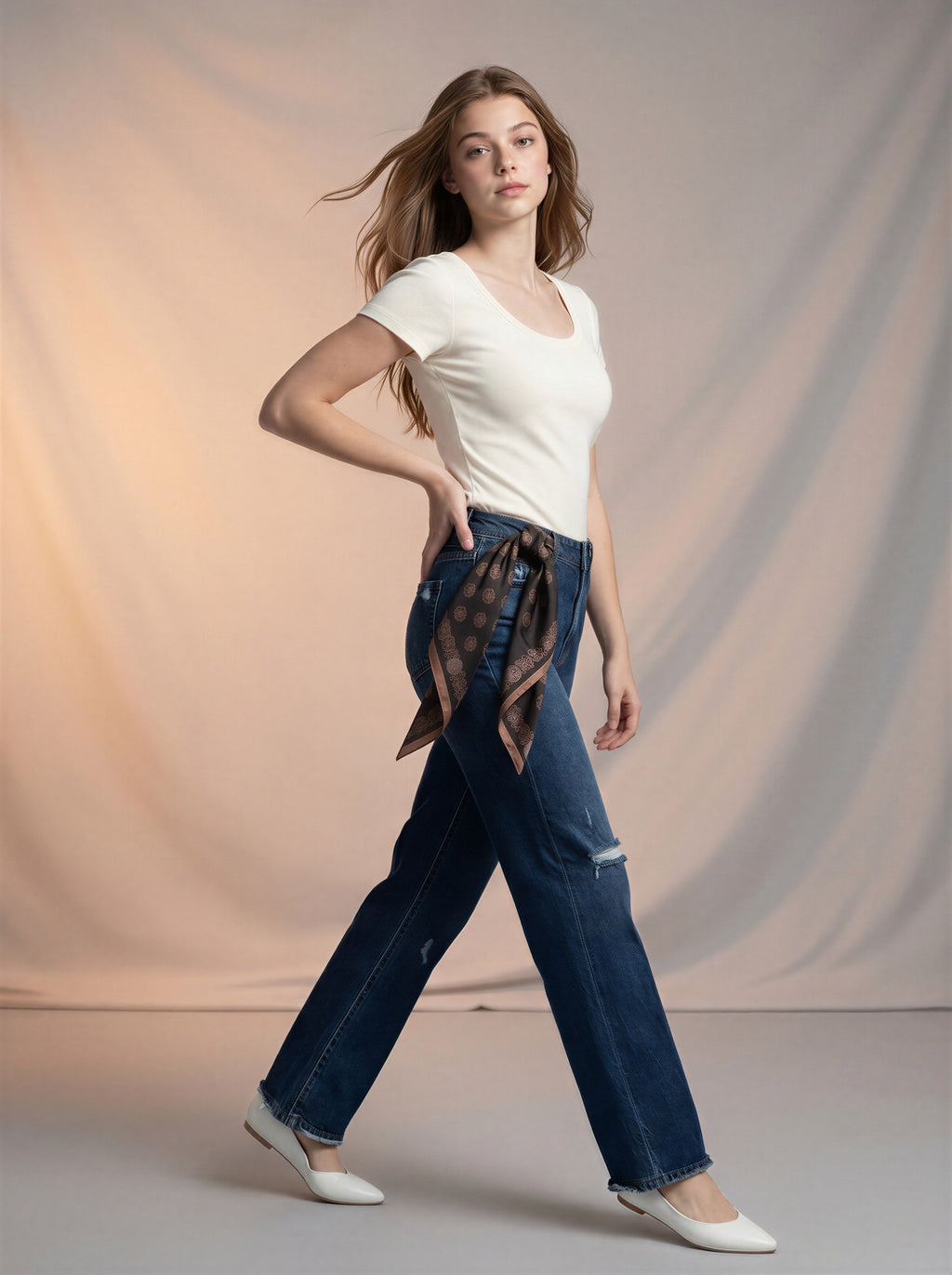 Jean Regular Fit Azul Marino con Roturas y Pañoleta