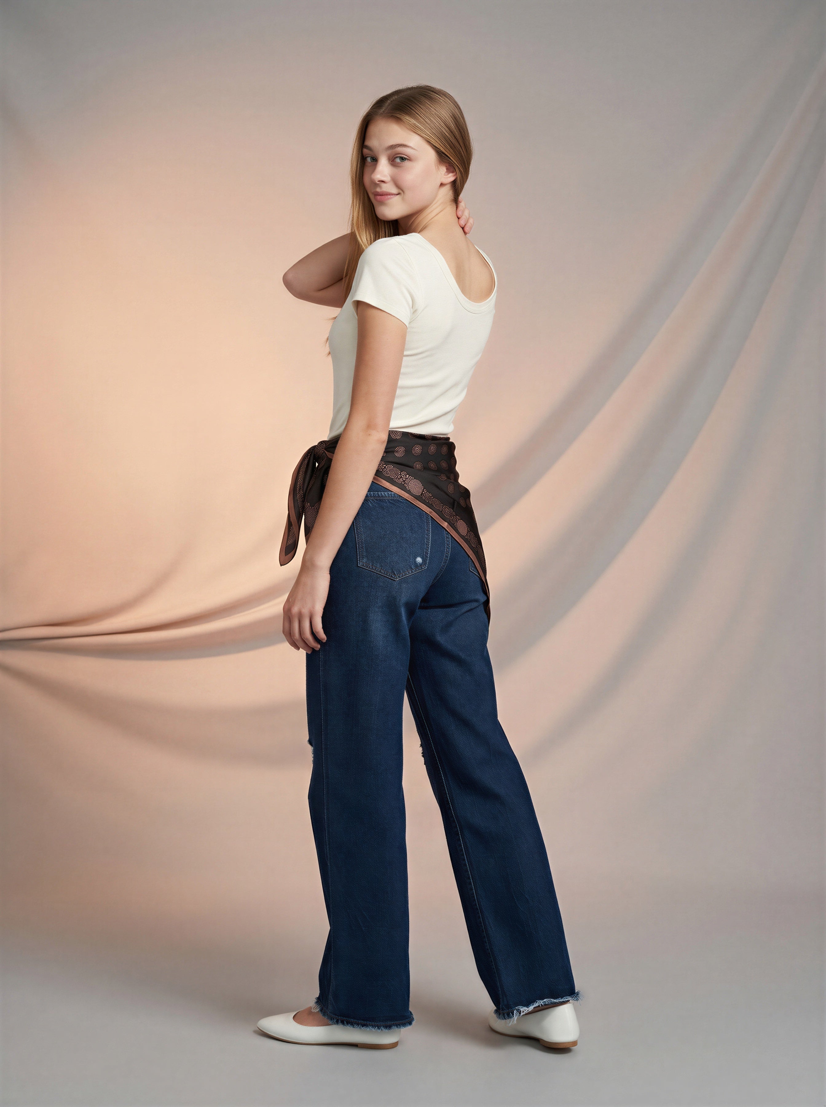 Jean Regular Fit Azul Marino con Roturas y Pañoleta