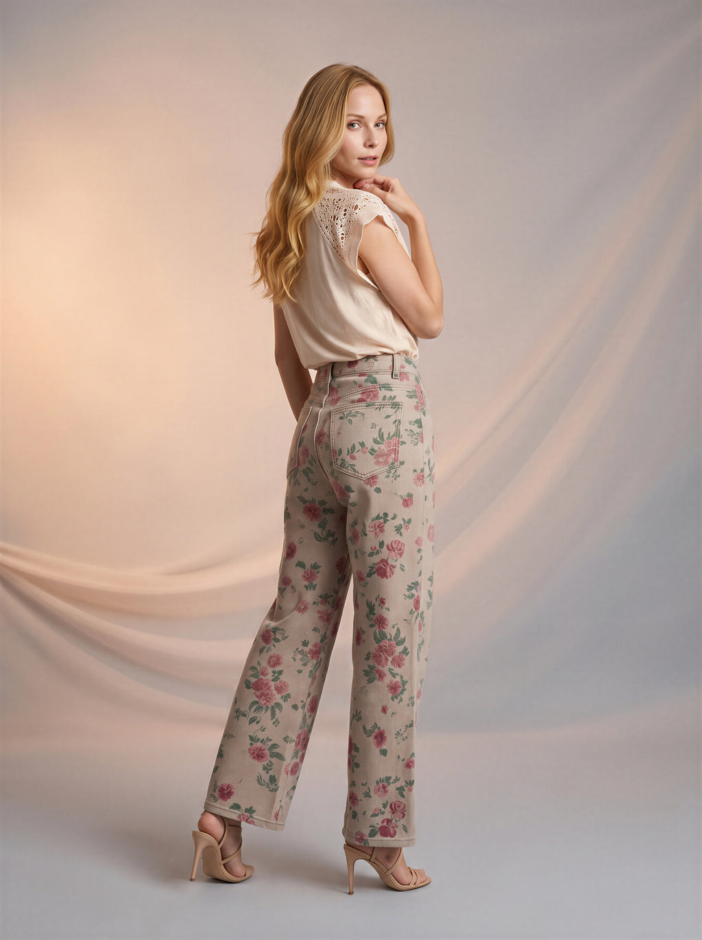 Regular Fit Beige con Flores