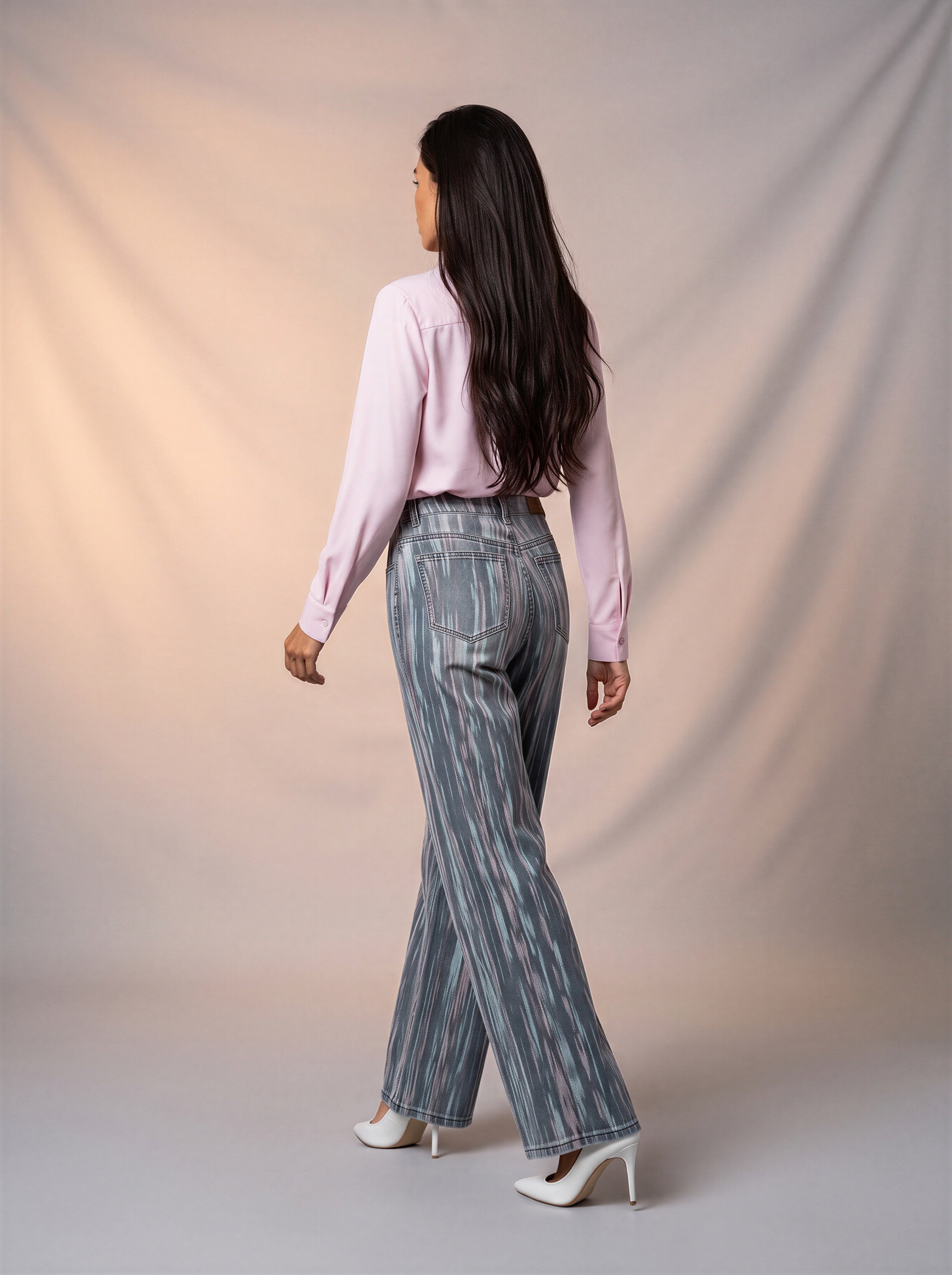 Wide leg azul con textura efecto pintura rosa y azul